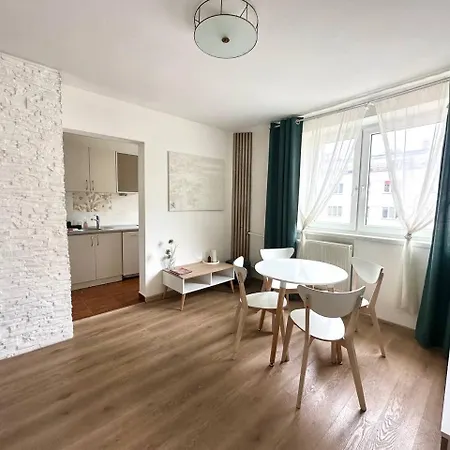 Ohmyhome-Zlota View Apartment Warszawa Eksteriør bilde