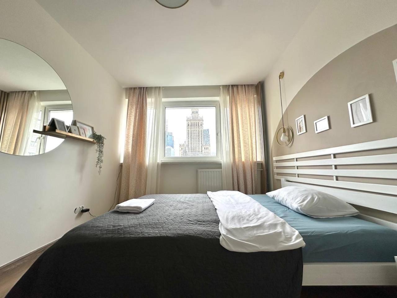 Ohmyhome-zlota View Apartment Warsaw